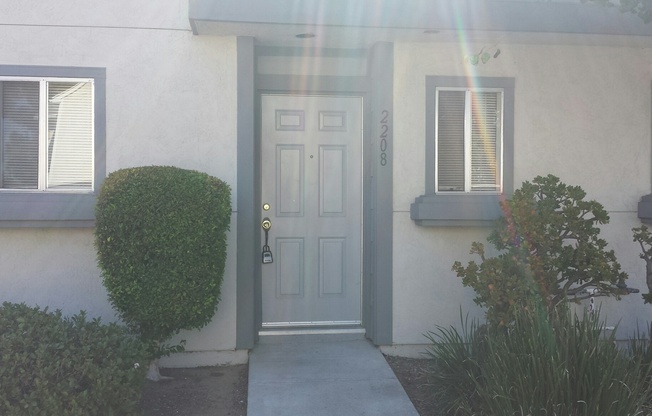 2 Bedroom - 2.5 Bathroom Condo in gated community