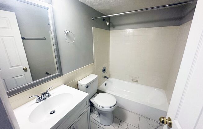 1 bed, 1 bath, 560 sqft, $795, Unit 605-17