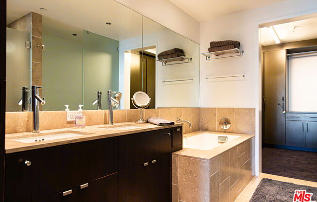 2 beds, 3 baths, 1,720 sqft, $8,500, Unit 6G