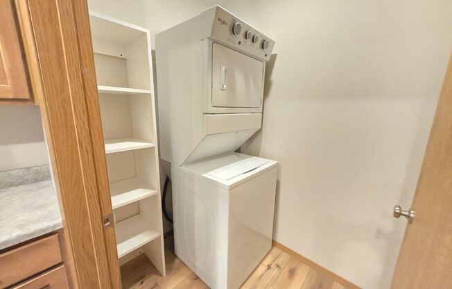 2 beds, 1 bath, 1,090 sqft, $1,230, Unit 3500 206