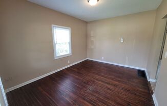 3 beds, 1 bath, $995