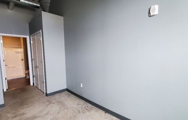2 beds, 2 baths, 987 sqft, $1,422, Unit 604W