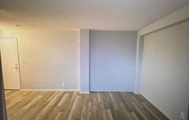Studio, 1 bath, 400 sqft, $1,200, Unit 820