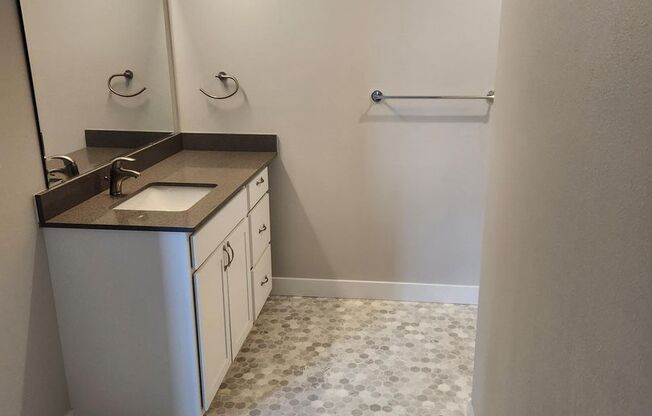 1 bed, 1 bath, 360 sqft, $1,505