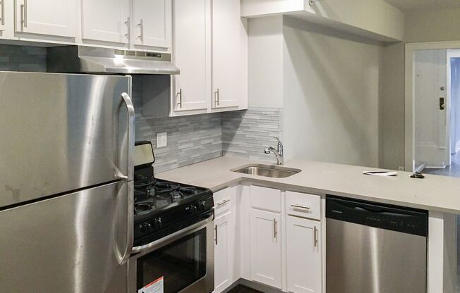 1 bed, 1 bath, 890 sqft, $1,895, Unit 5158-G