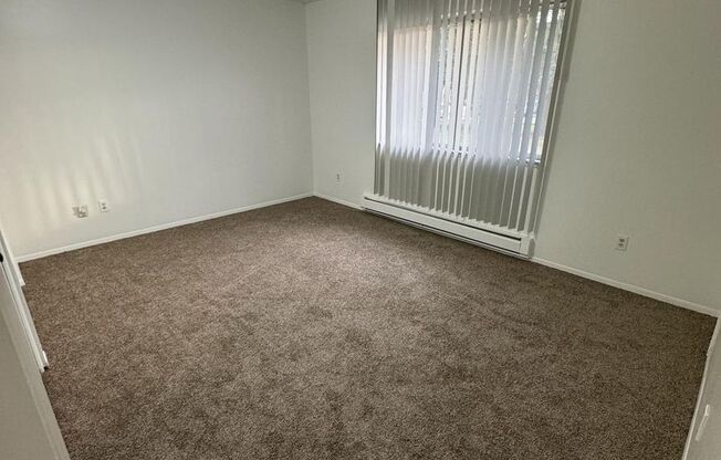 1 bed, 1 bath, 730 sqft, $1,300, Unit UNIT 15