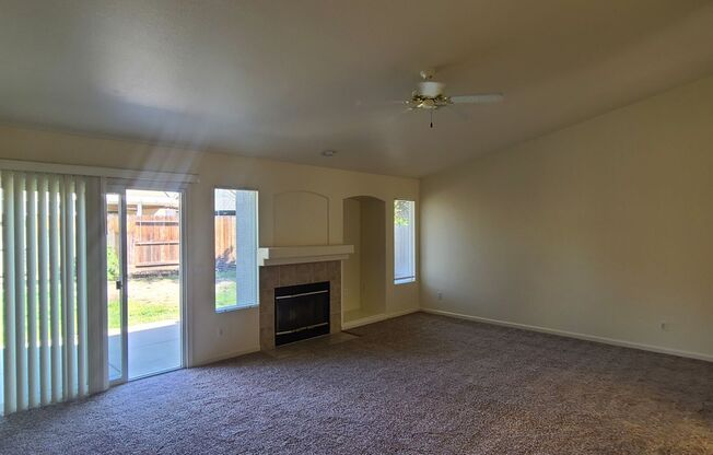 3 beds, 2 baths, $2,595