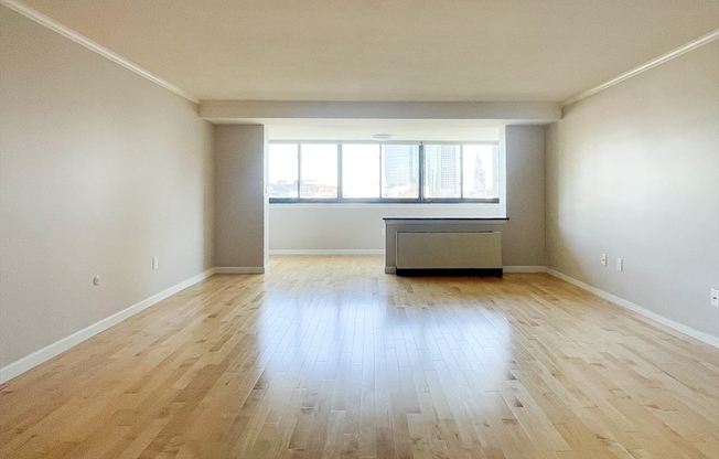 1 bed, 1 bath, 879 sqft, $3,750, Unit 11J