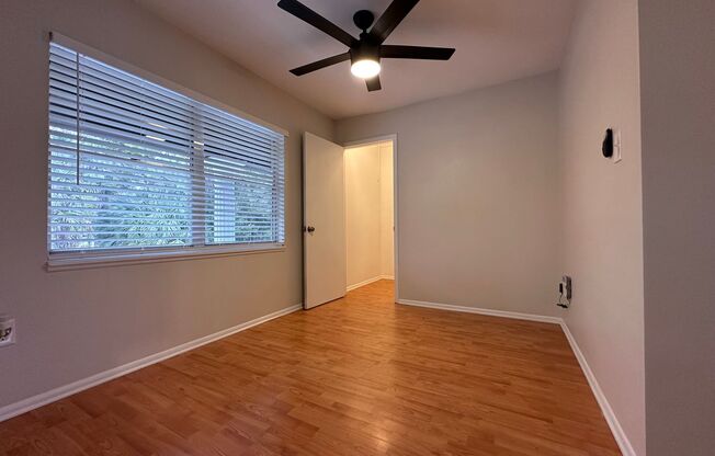 2 beds, 1 bath, 838 sqft, $1,899, Unit 22