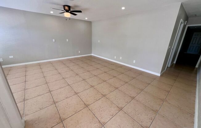 3637 Country Club Blvd- Apt B.- Updated 2BR/2BA Duplex in Prime Cape Coral Location – Fenced Yard, Garage & More!