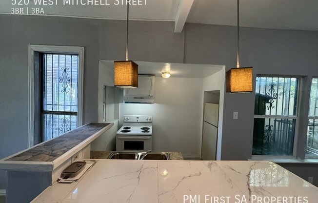 520 W MITCHELL ST