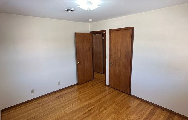 2 beds, 1 bath, $925, Unit EP1908DO