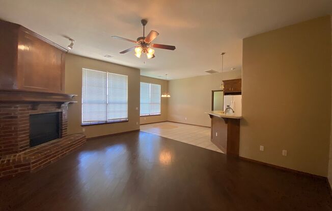 Large 3 Bed 2 Bath Home In Moore Schools With Storm Shelter!!!
