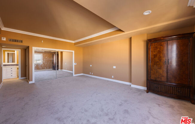 2 beds, 4.5 baths, 2,130 sqft, $8,500, Unit 1209