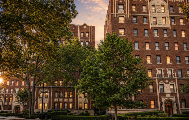 Studio, 1 bath, 323 sqft, $1,950, Unit H405