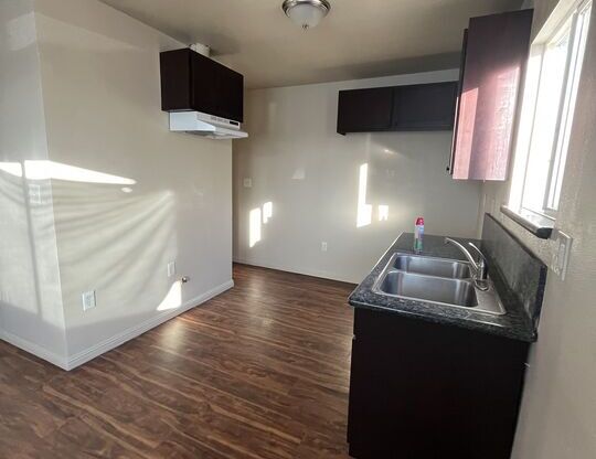 2 beds, 1 bath, $1,950