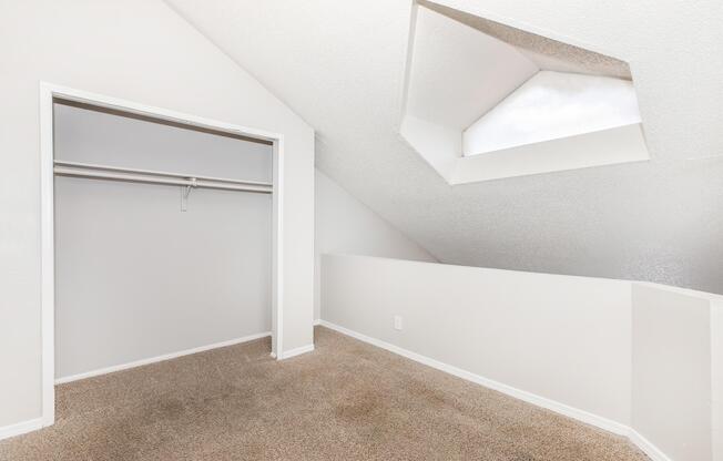Studio, 1 bath, 550 sqft, $925