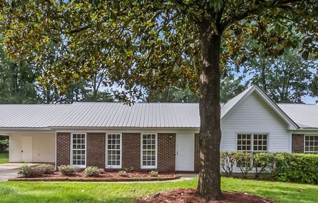 Spacious and Lovely Brick Home in Northport Available now! Schedule your Tour and Apply Today!