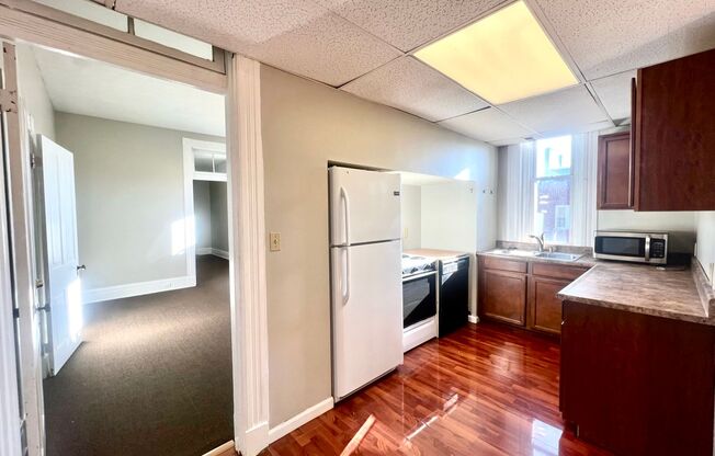 312 LUDLOW AVE