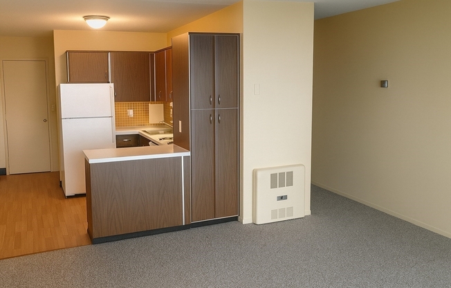 Studio, 1 bath, 350 sqft, $1,880, Unit 738