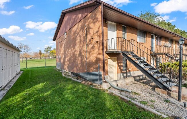 1 bed, 1 bath, 800 sqft, $925, Unit 1904 W 59