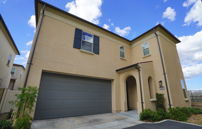 COMING SOON! Villa Metro Home for Rent!