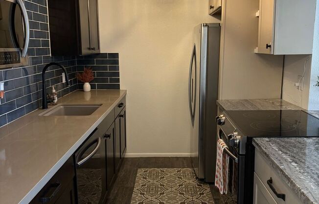 **BEAUTIFUL PRIVATE 2 BEDROOM/2 BATHROOM GATED CONDO IN PHOENIX (16TH ST & MORTON)** **MOVE IN SPECIAL: 50% OFF RENT FOR FIRST TWO MONTHS**