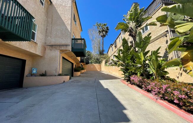 2 Bedroom 2 1/2 Bath Townhouse w/2-Car Garage in Point Loma Heights