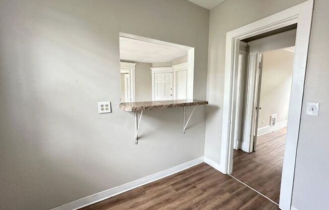 3 beds, 1 bath, $1,875, Unit Unit 2