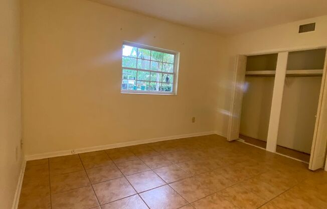 2 beds, 1 bath, $1,300