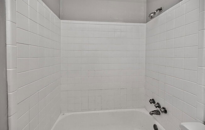 1 bed, 1 bath, 400 sqft, $875, Unit 13