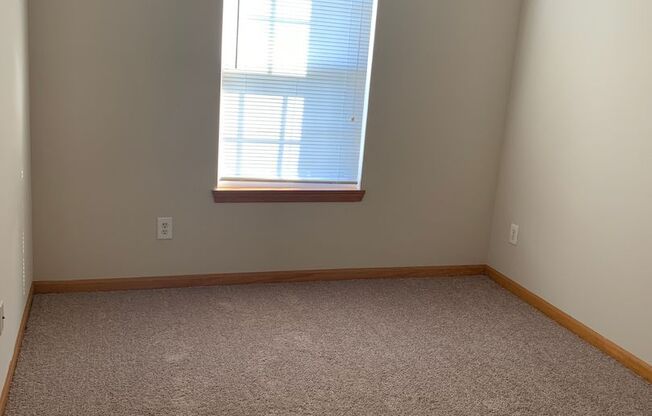 3 beds, 2.5 baths, 1,364 sqft, $1,525, Unit 4Juniper