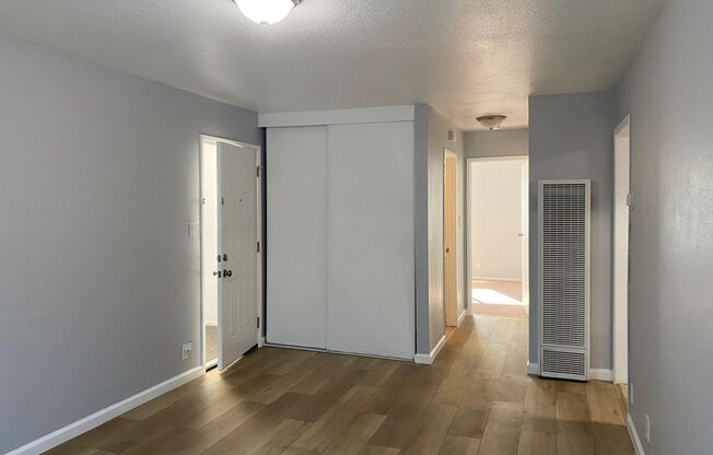 2 beds, 1 bath, $2,200, Unit T4