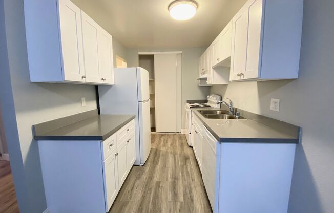 2 beds, 1 bath, 840 sqft, $1,645, Unit RO-97