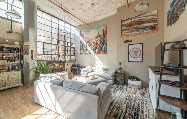 3 beds, 3 baths, $2,500, Unit 107 - C