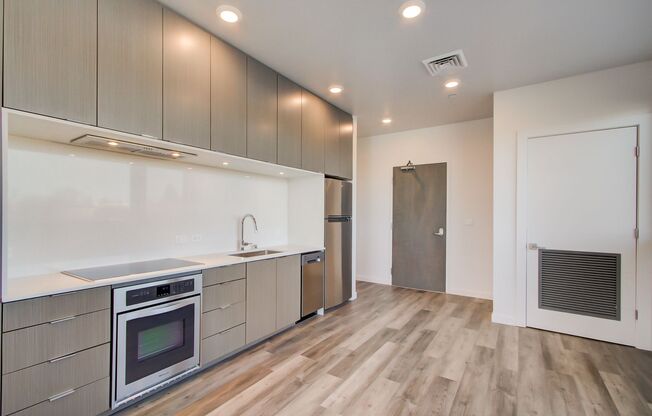 Studio, 1 bath, 430 sqft, $1,850, Unit 812