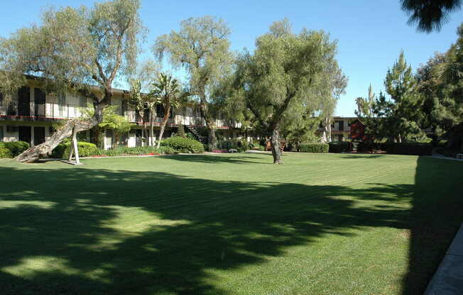 1 bed, 1 bath, 738 sqft, $2,113, Unit H10