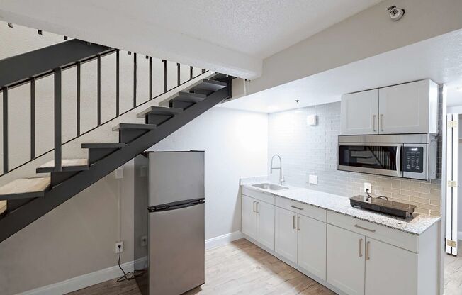 1 bed, 1.5 baths, 578 sqft, $1,450, Unit 1146 (1040)