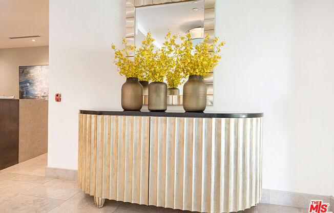 2 beds, 1 bath, 836 sqft, $3,700, Unit 555