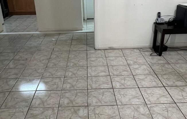 Jaclyn Apartments