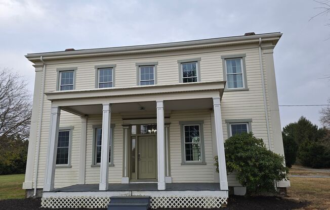 2 Bedroom Farmhouse in Middletown