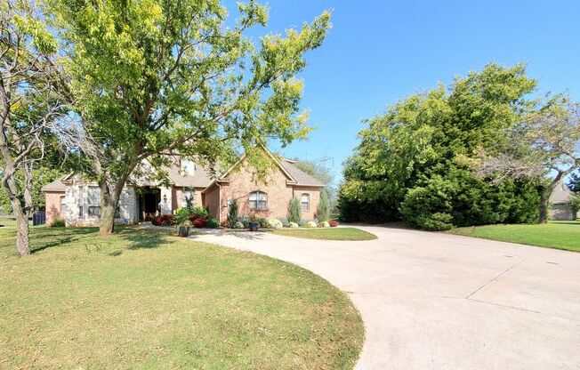Beautiful 4Bedroom Home tucked away on a quiet cul-de-sac in Coffee Creek! Edmond Schools! Available Now!!!