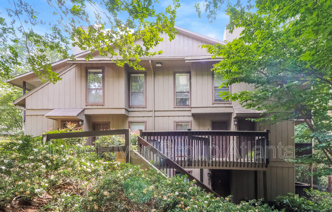 308 CUMBERLAND CT SE