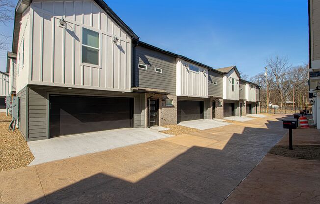 2 Bed 2 Bath 2 Car Garage Townhome in Rockwater Village