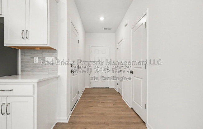 826 EARHART ST