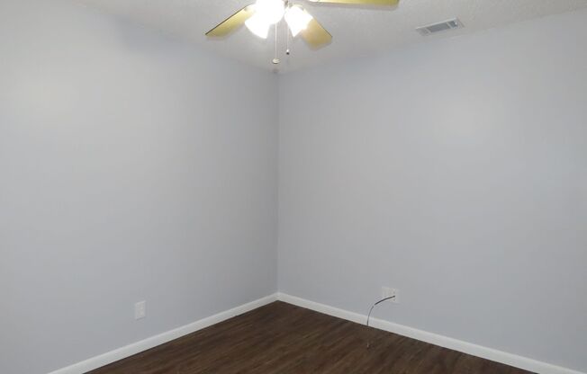 2 beds, 1 bath, $1,150