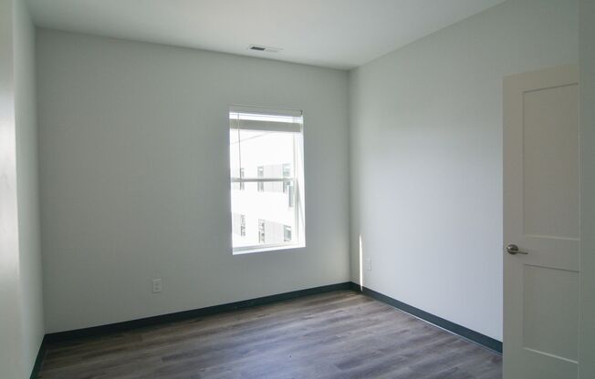 1 bed, 1 bath, 673 sqft, $929, Unit 135