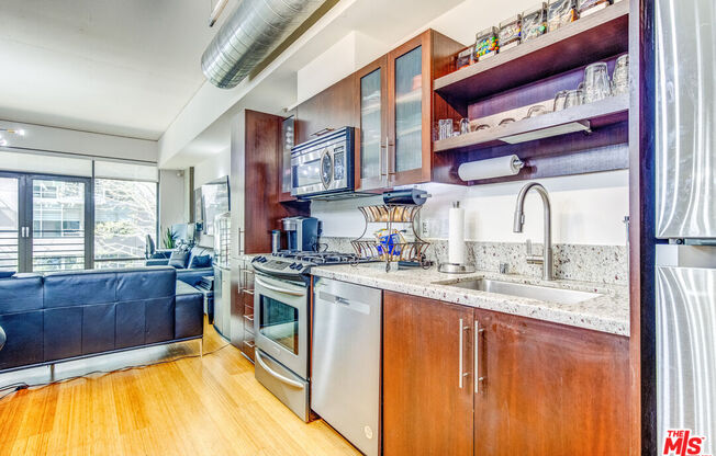 1 bed, 1 bath, 1,100 sqft, $3,200, Unit 706