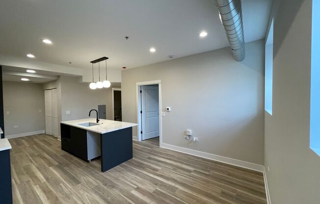 1 bed, 1 bath, 693 sqft, $1,999, Unit 102