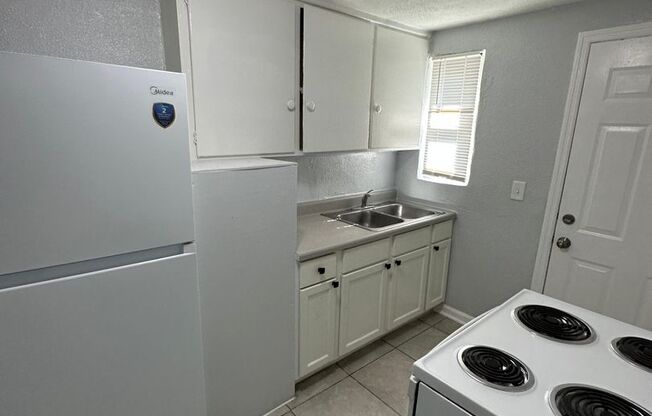 2118/2120 Brooklyn Rd.